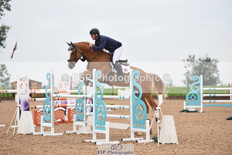 230916A-110212-03977 - Cls 14 Snr Foxhunter