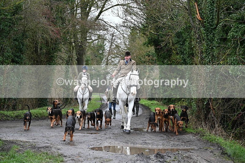 WJ7_9415 - Walk out..