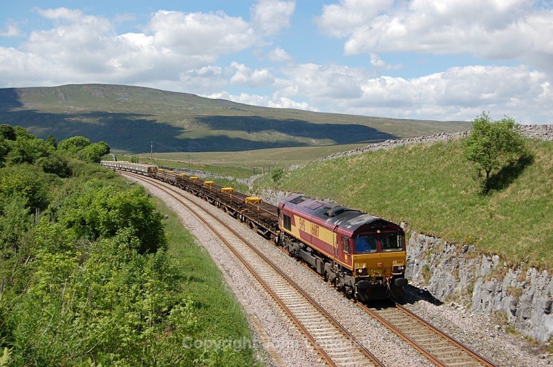 17.6.10 - 66187 6K05 Carlisle - Crewe, Salt Lake Cottages - Salt Lake Cottages