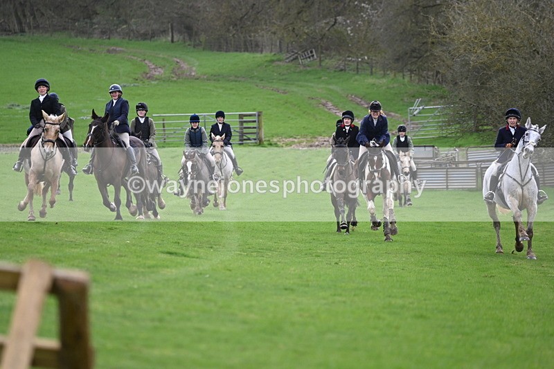 WJ6_9121 - Line Three