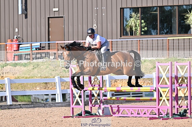 250708A-181802-00466 - 90cm Classes