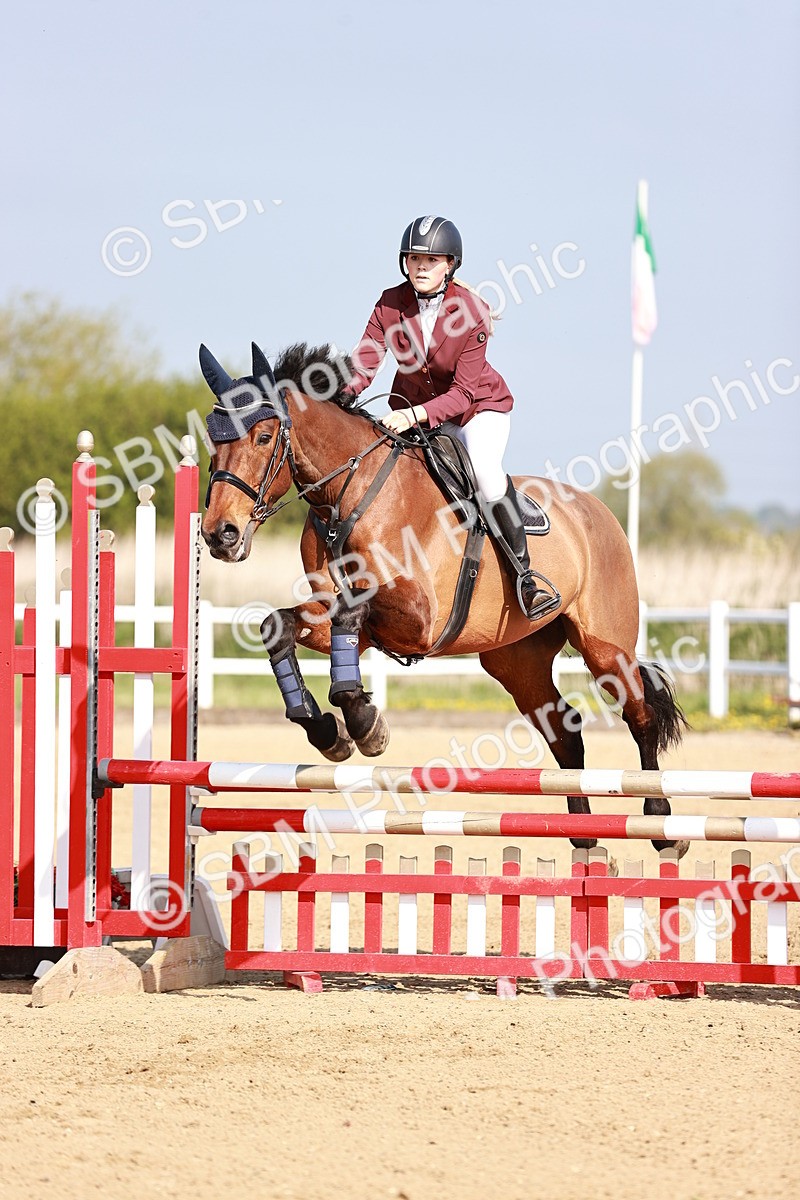  - Class 21 - Senior British Novice - 90cm