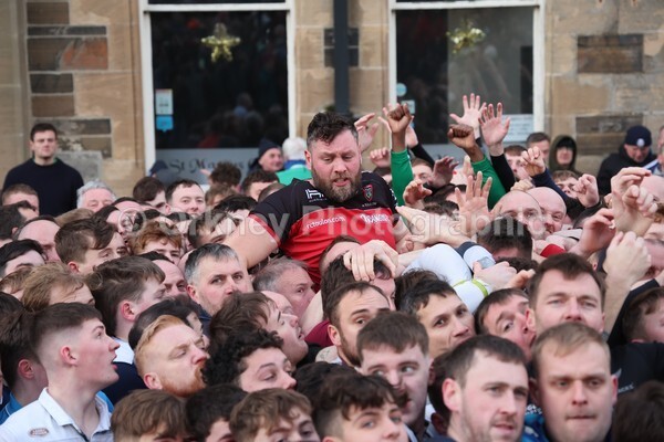 DAD11932 - New Years Mens Ba'