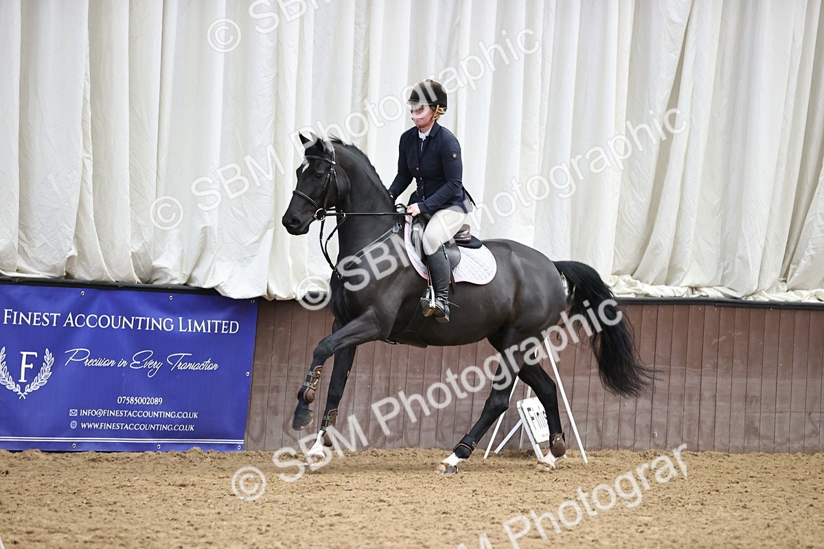 SBM_001826 - Class 4 - Senior Newcomers - 1.10m Open
