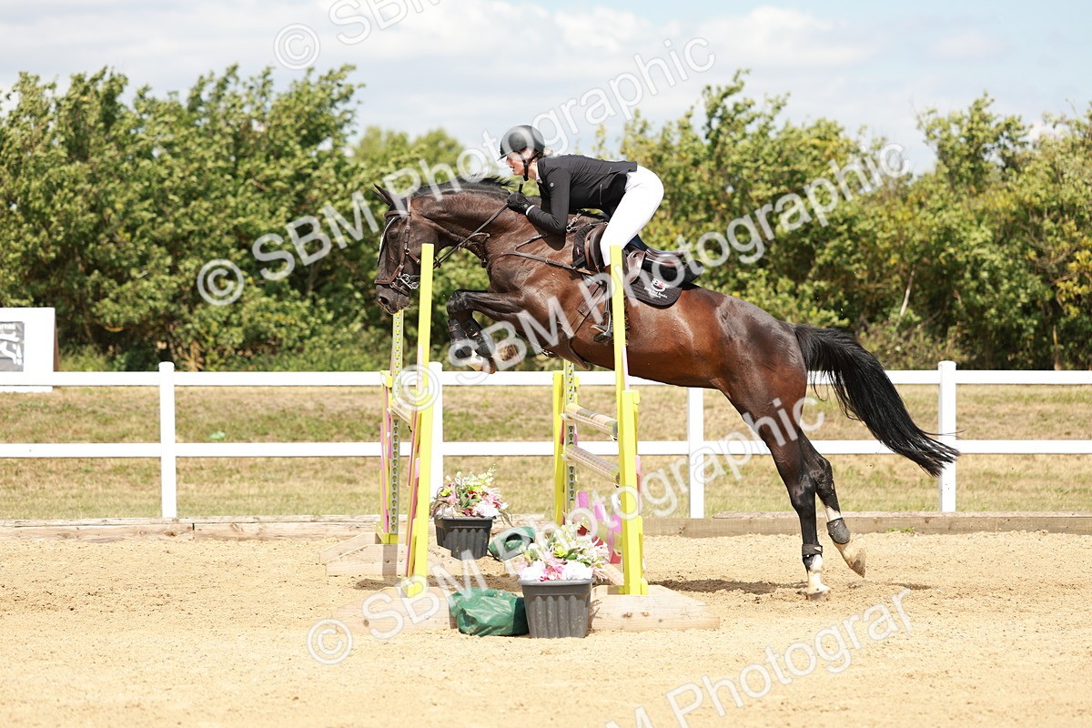 SBM_007619 - Class 3 - Senior Newcomers - 1.10m Open