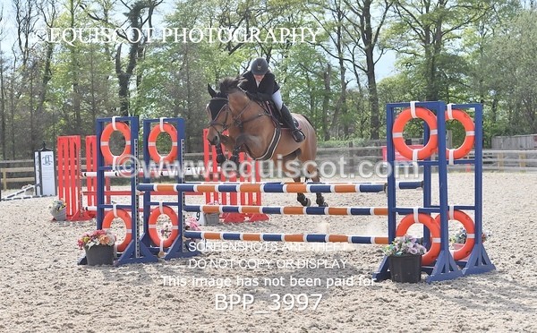 BPP_3997 - CLASS 9 - FRI - Senior Newcomers/ 1.10m Open