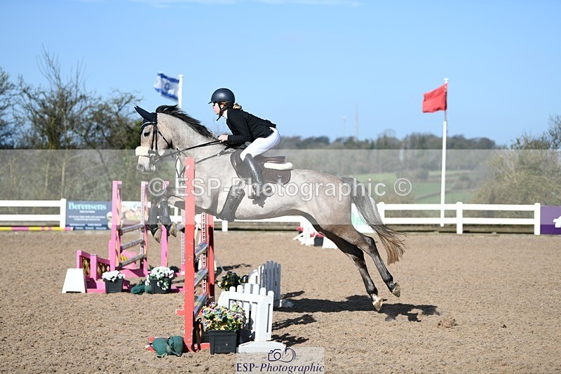 250330-100919-06010 - Cls 32 British Novice and 90cm