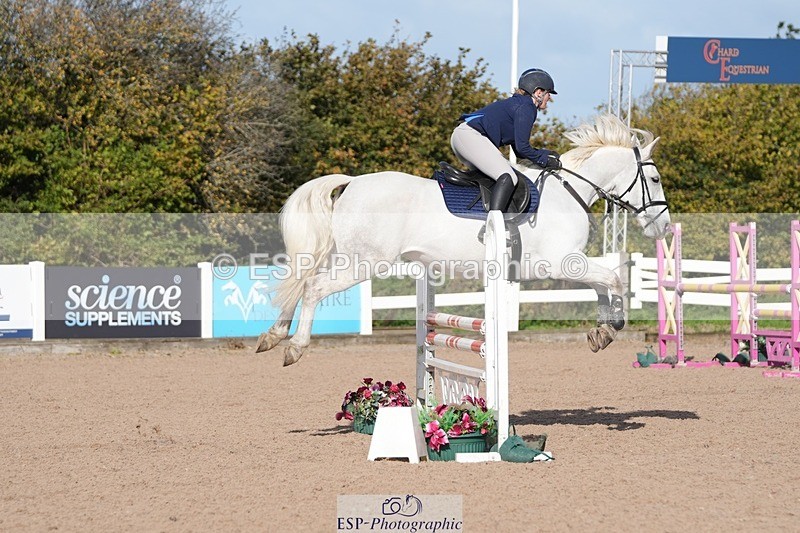 251005-104004-02604 - Cls 22 British Novice and 90cm