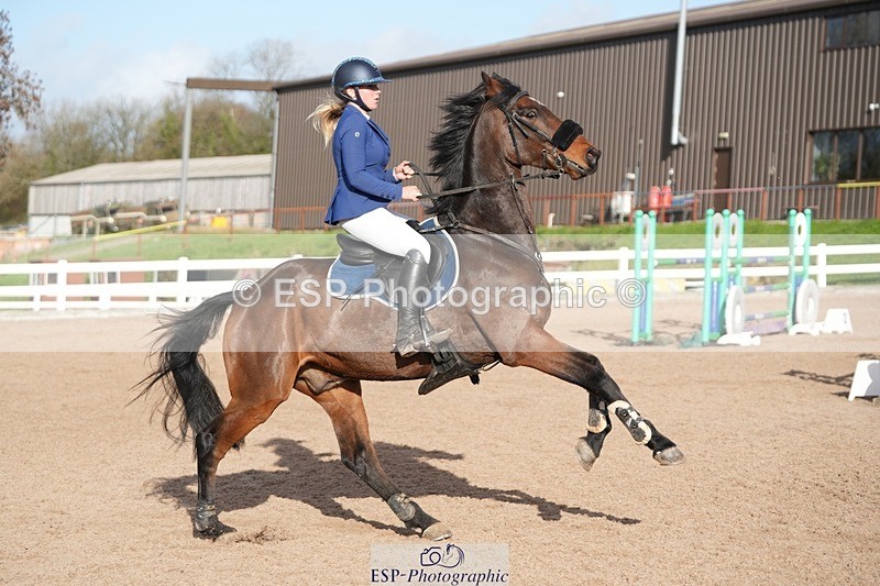 251108-132207-02708 - Cls 13 Foxhunter and 1.20m Open