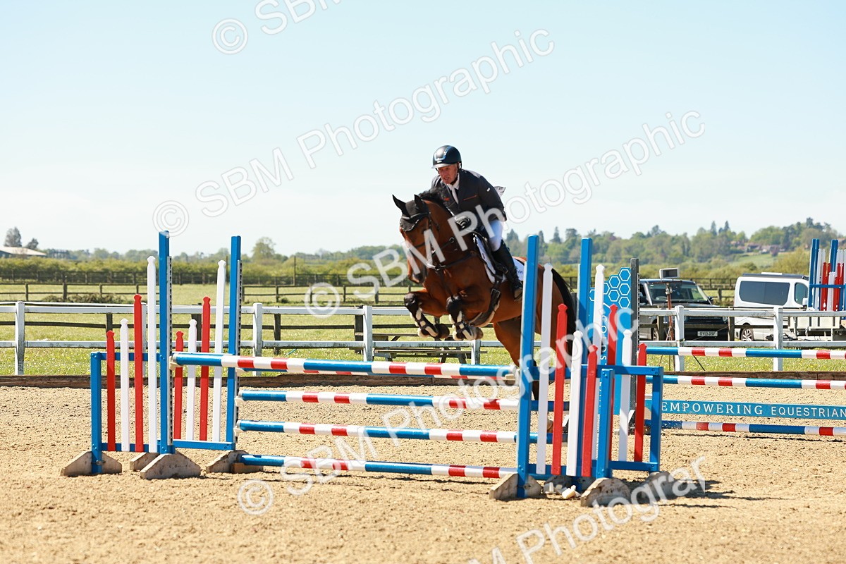 SBM_000584_Class 3 - Senior Discovery - 100m - Customer Cart - Anthony