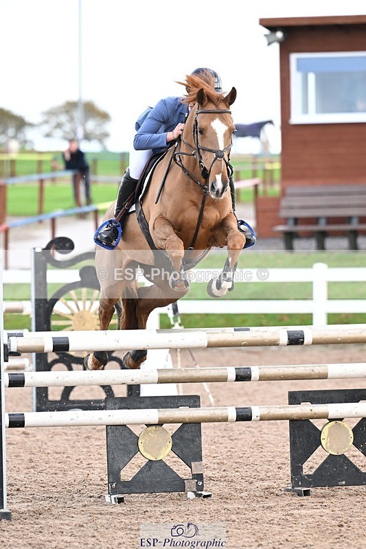 251022-125154-00442 - Cls 4 Snr Newcomers 1.10m