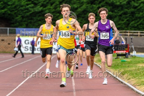 Sen25SUN-927256 - Track Male