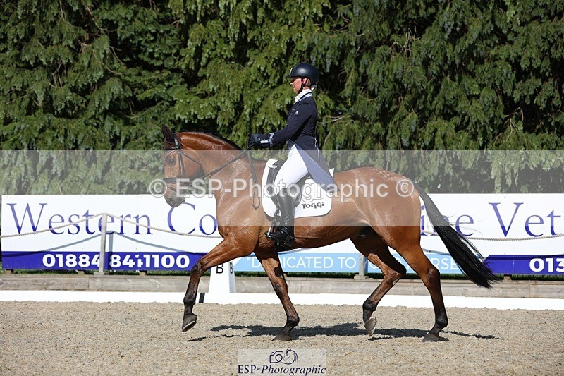 230526-171838-07945 - 177-ARGENTINO_BK-Dani_Evans-WEDTrotUp+DR