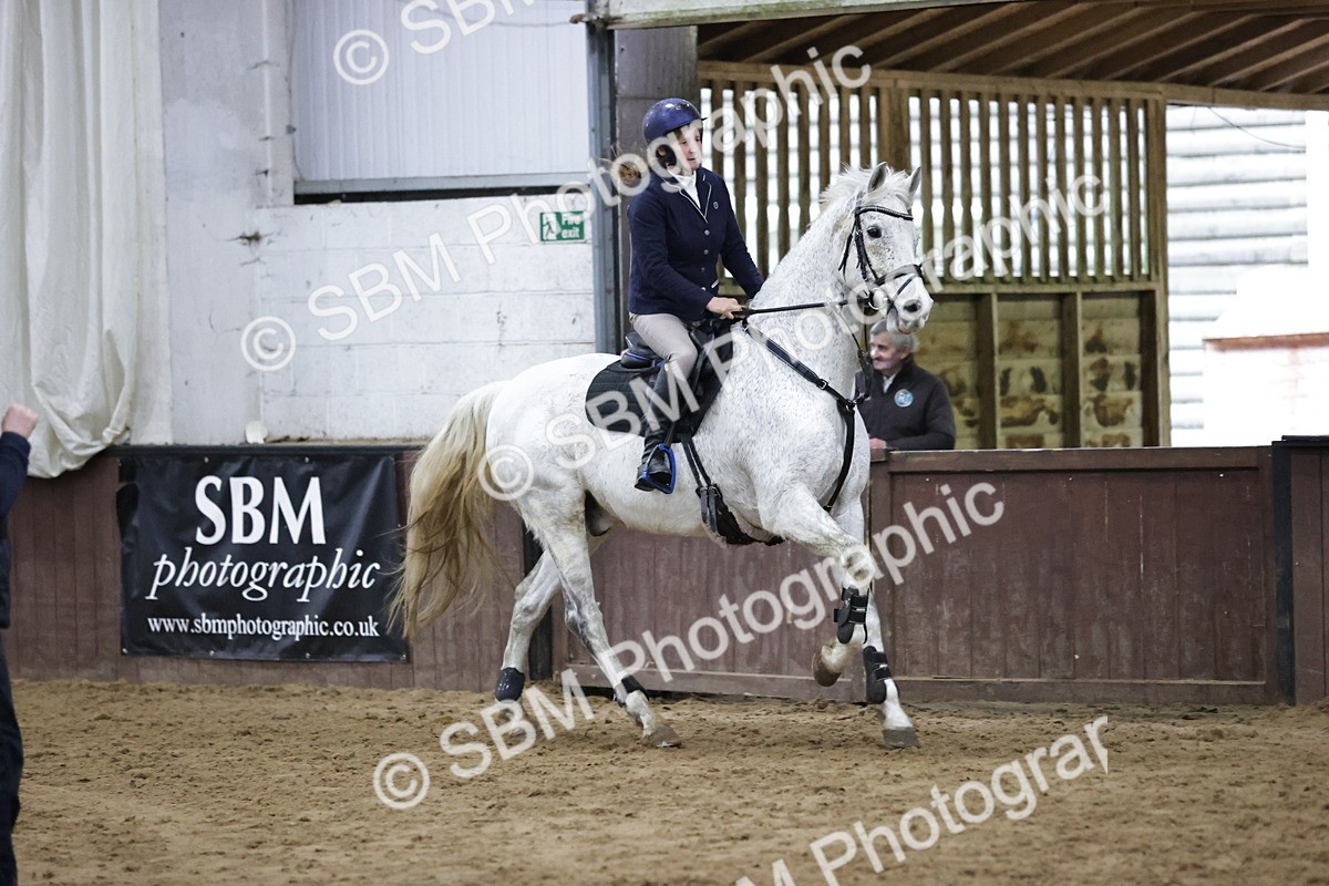 SBM_001165 - Class 4 - Senior Newcomers/ 1.10m Open