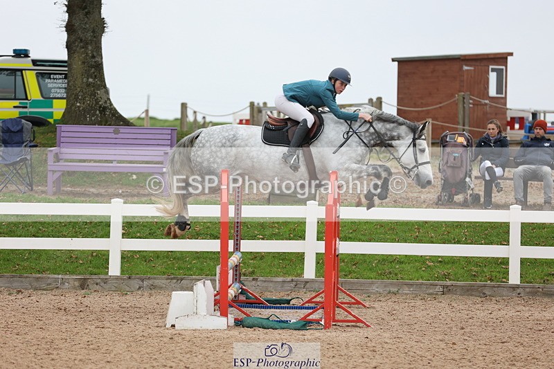 241101A-130054-01916 - FRI Cls 6 Foxhunter and 1.20m Open