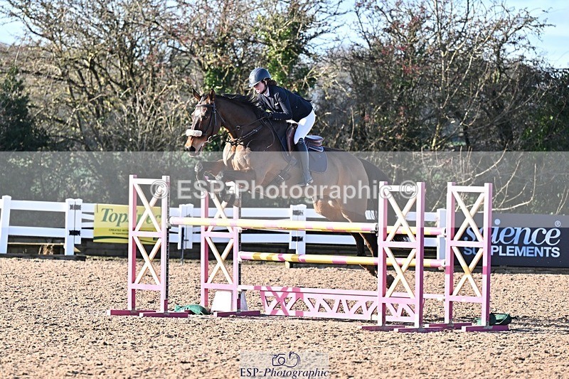 251203-124843-00530 - Cls 4 Newcomers and 1.10m Open