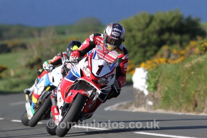 John McGuinness Honda / Honda Racing - Monday Practice Solos