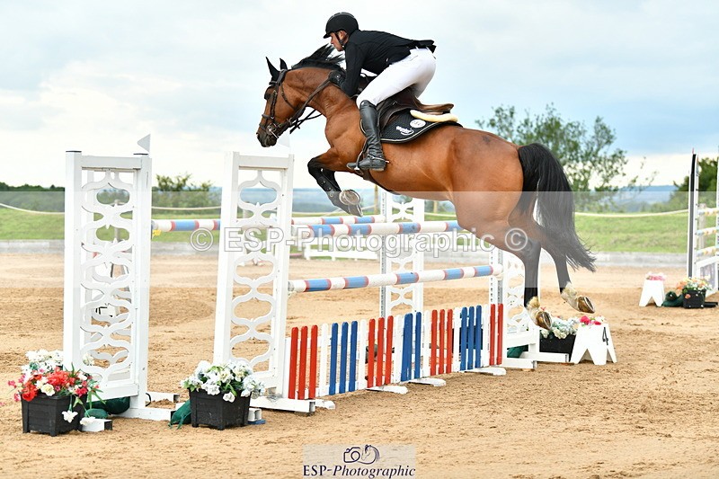 230720A-152647-03870 - Cls 9, 2 Star Big 1.40m Start to break