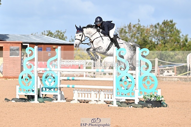 251005-104302-02839 - Cls 15 Foxhunter and 1.20m