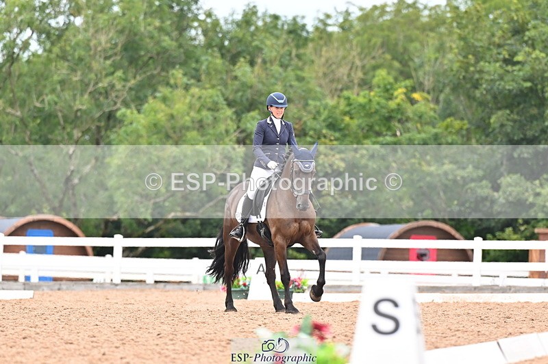 240817A-131056-09255 - 246-Katie.Carss-Desach.Cinderella