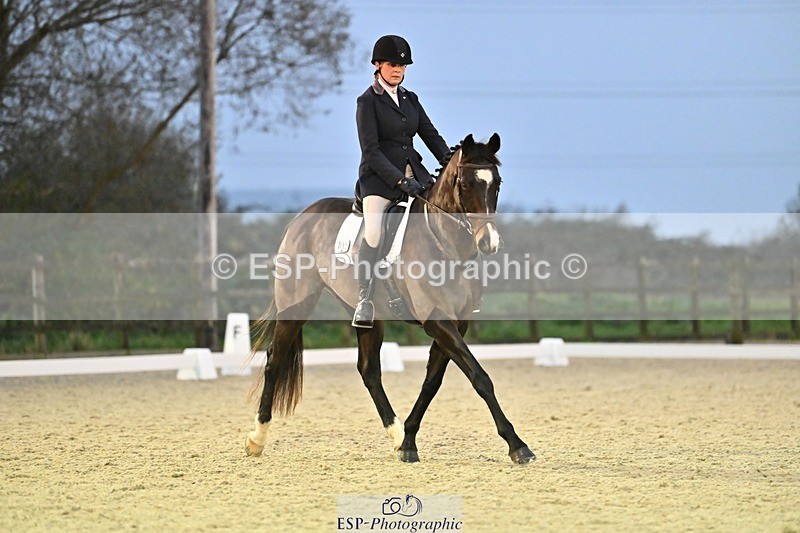 241103-164526-03414 - Novice 1 - 16.18 to 17.50