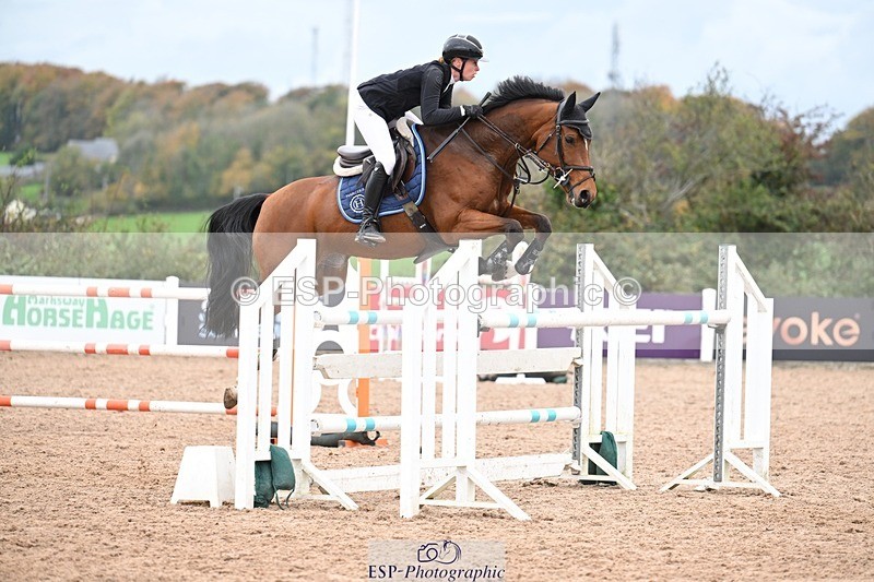 251022-144122-00694 - Cls 6 Snr Foxhunter 1.20m