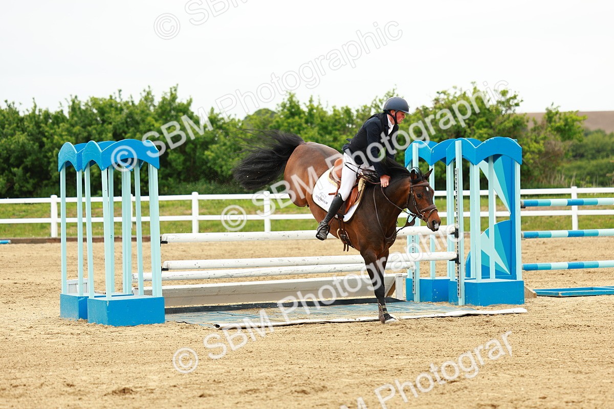 SBM_001069 - Class 5 - Senior Foxhunters - 1.20m