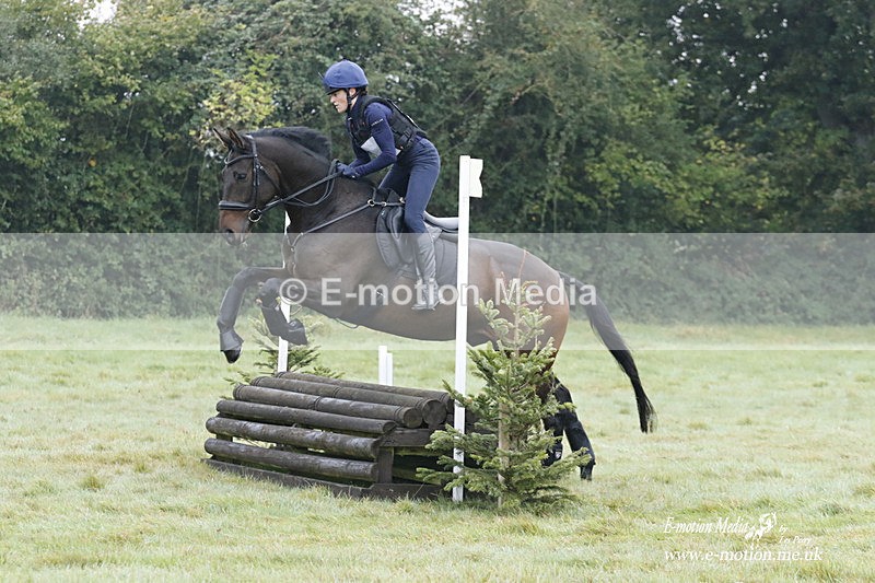 WWHT 171021 0260 - Novice Restricted (0.80m)  17/10/21