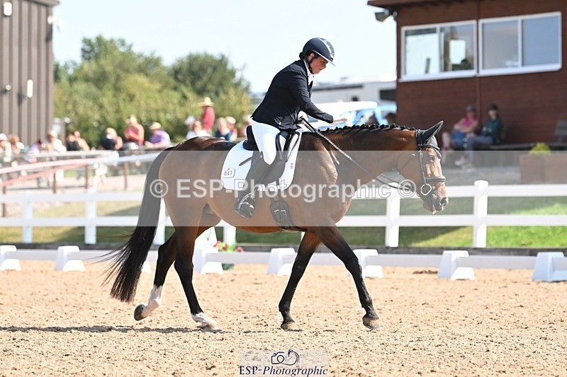 250816-105418-03488 - 047-Hannah.RogersWoodendfarm.Viva