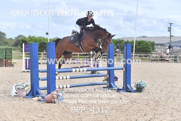 BPP_4312 - CLASS 12 SUN Senior British Novice/ 90cm Open