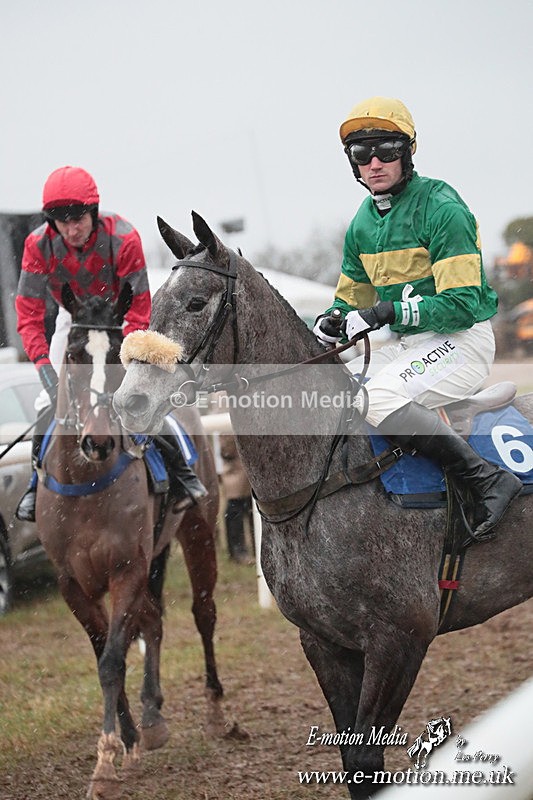 PtP 260125 1020 - Cocklebarrow Point-to-Point racing with the Heythrop Hunt 26/01/25