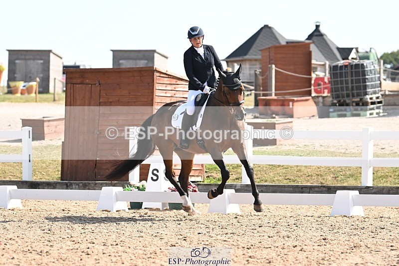 250816-105044-03466 - 047-Hannah.RogersWoodendfarm.Viva