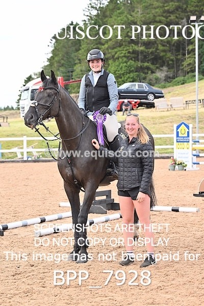 BPP_7928 - CLASS 16 FRI GFS Saddles Senior Newcomers/1.10m Open