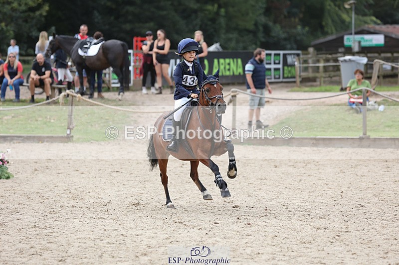 240823X-143220-18460 - 70cm R1 13.45 to 15.30