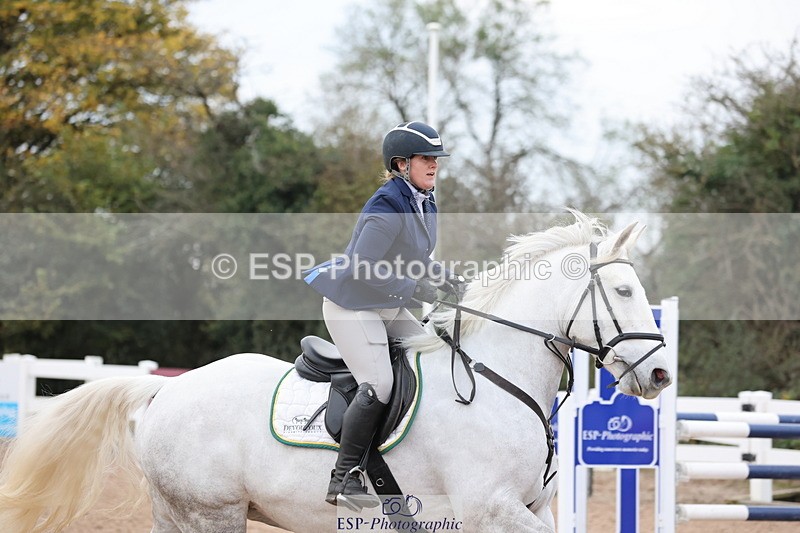 241101A-081540-00135 - FRI Cls 2 British Novice and 90cm Open