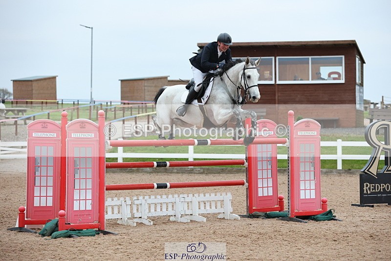 241101A-160847-03254 - FRI Cls 8 National 1.30m