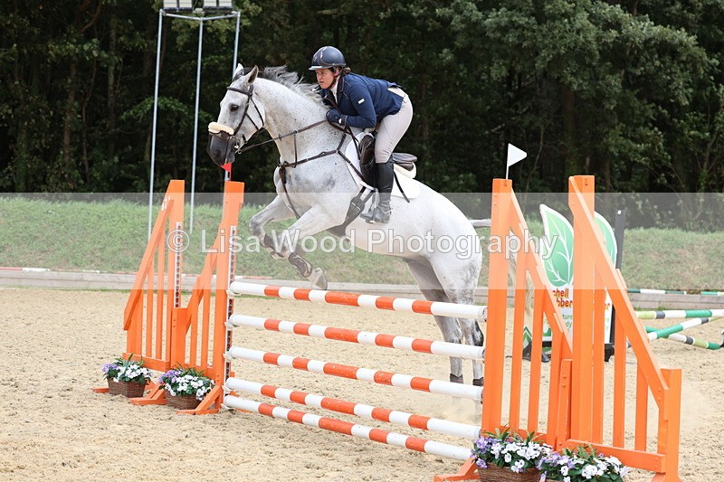 3E7A6320 - Class 8: Senior Newcomers/1.10m open