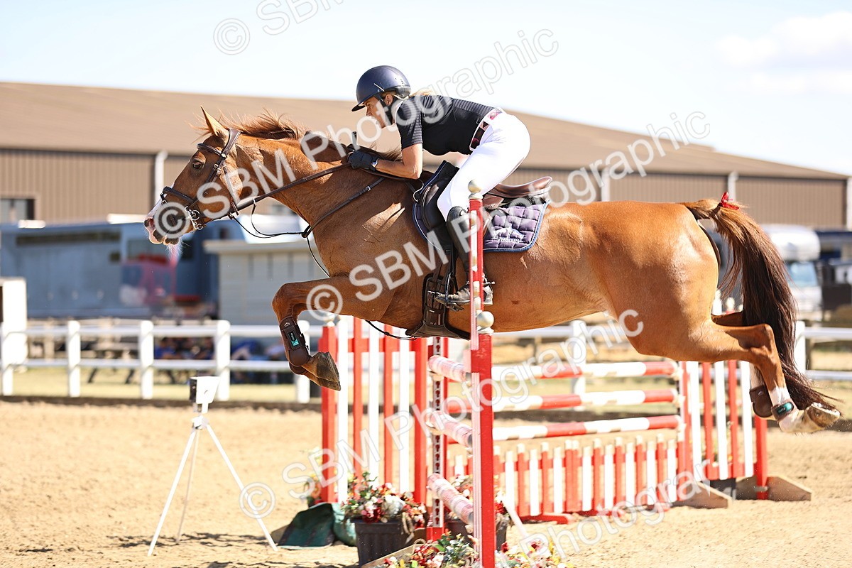 SBM_015545 - Class 16 - Senior foxhunter - 1.20m Open