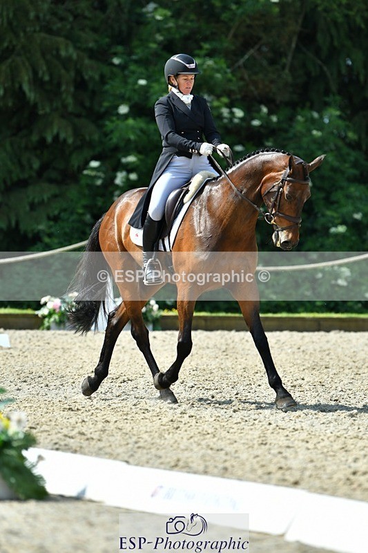 230525-103925-03947 - 414-L_E_B_LIAS_JEWEL-Jonelle_Price-DR