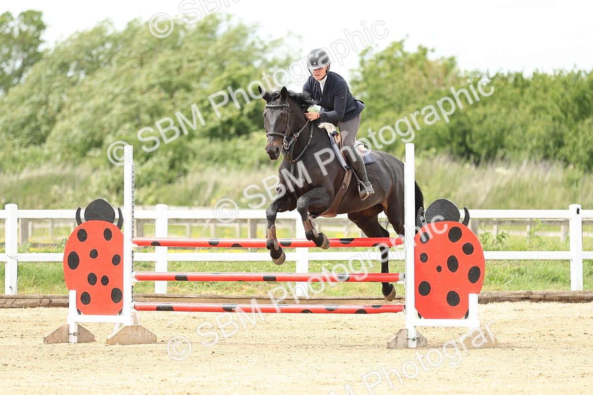 SBM_001036 - Class 4 - Senior Newcomers - 1.10m