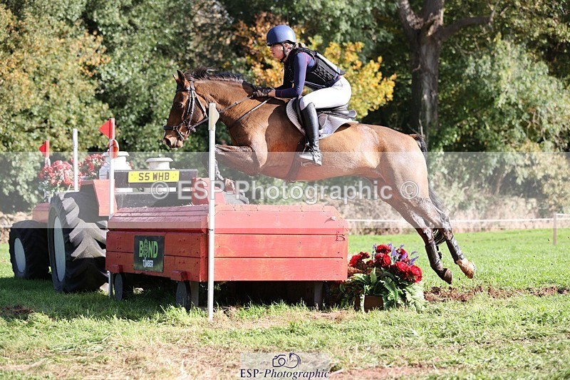 241026-130037-13748 - 450-Erin.Dovey-MONEYHILLS.PAGEANT