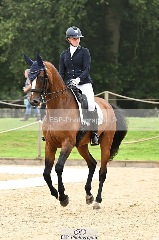 240811-114712-05605 - 305-Emily.Coller-Iondale