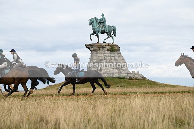 DSC_6417 - Time at Statue 12:17 to 12:44