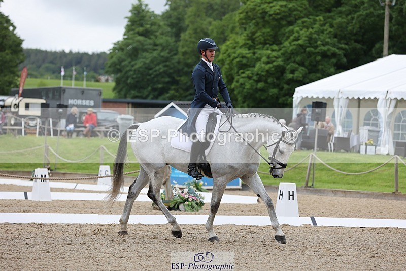 240523-093640-03169 - 207-IE_MR_MCGREGOR-Will_Furlong