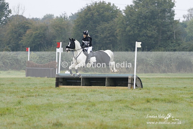 WWHT 171021 0509 - Novice Restricted (0.80m)  17/10/21