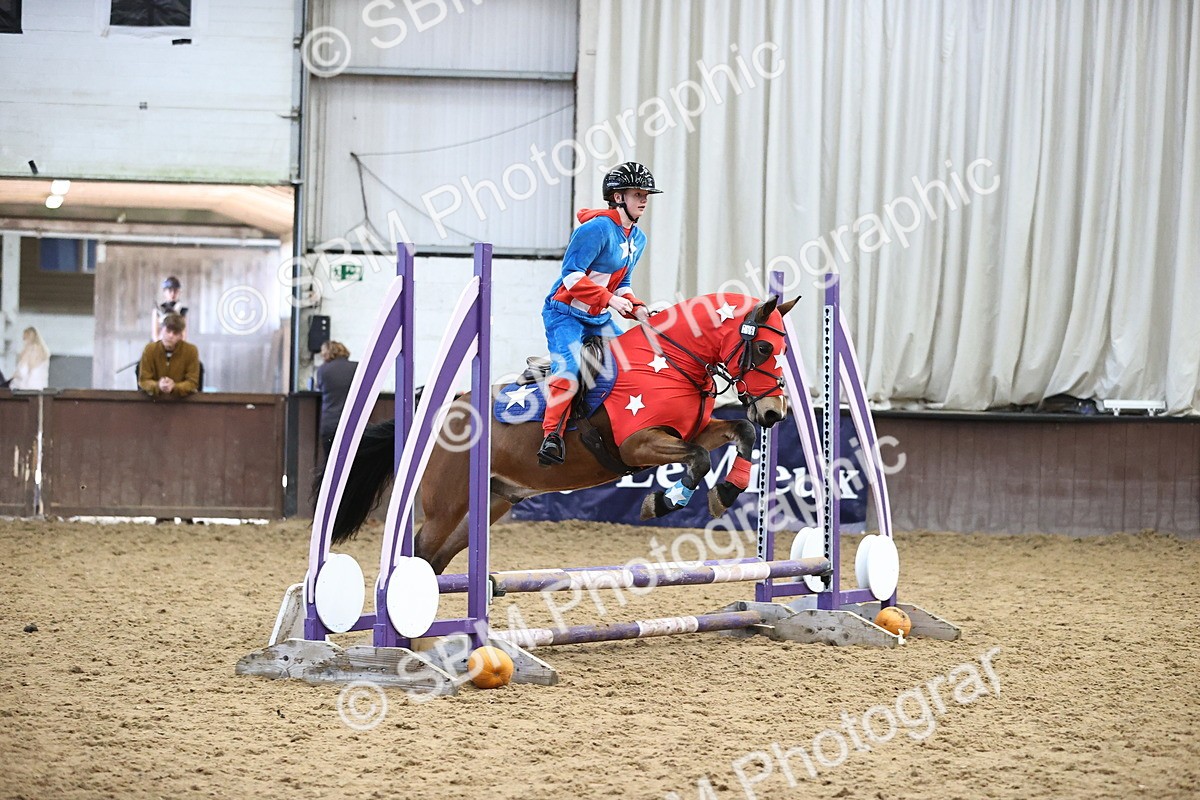 SBM_001606 - Class 3 - Horse & Hound 60cm