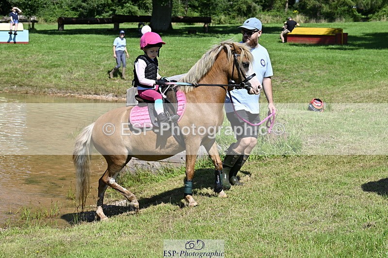 240728B-111204-01181 - Gemma's Group XC