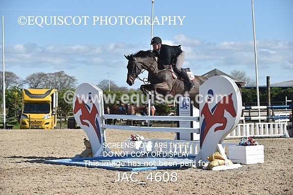 JAC_4608 - CLASS 11 SAT Andrew Hamilton Coach, RHS Foxhunter Championship Qualifier