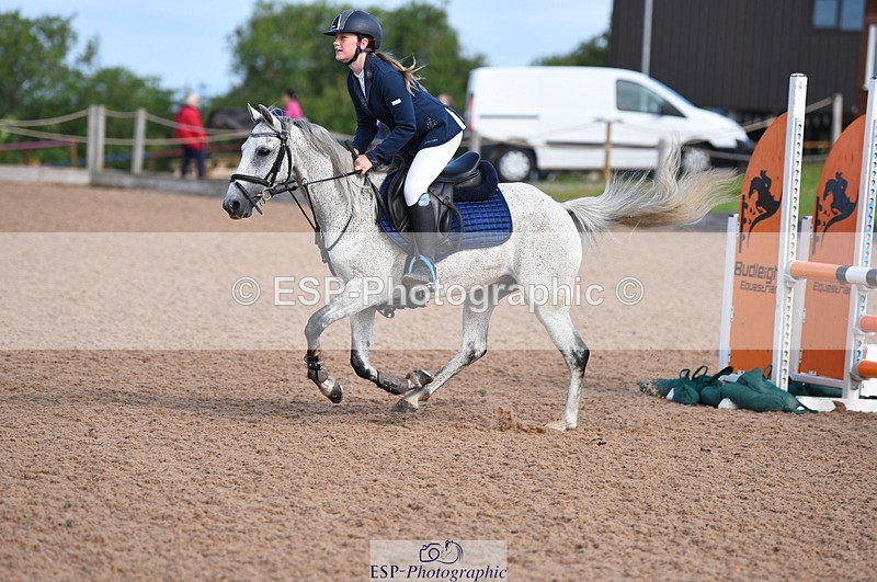 230716A-091502-01868 - Cls 32 Stepping Stones 128cm & 138cm