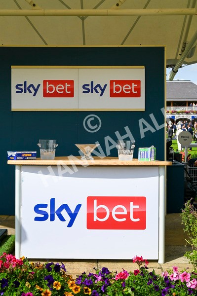 230824-Race 1-Shadow Dance-8420 - Race 1 1.50pm Sky Bet Handicap
